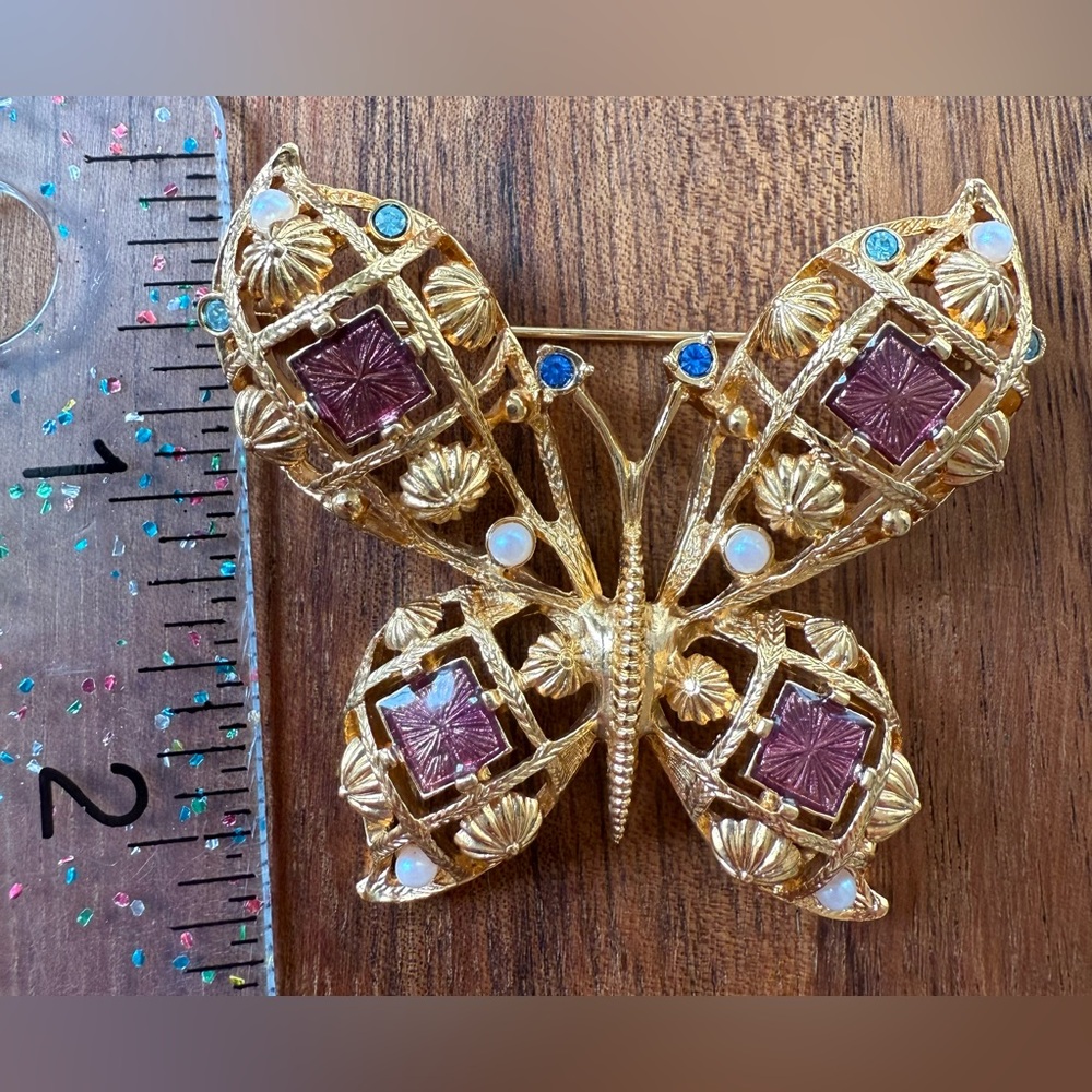 VTG Avon Large Rhinestone Gold Tone and Purple Butterfly Brooch